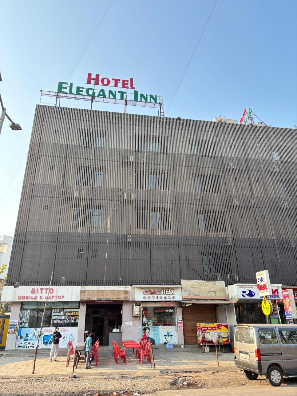 Hotel Elegant Inn Surat Esterno foto