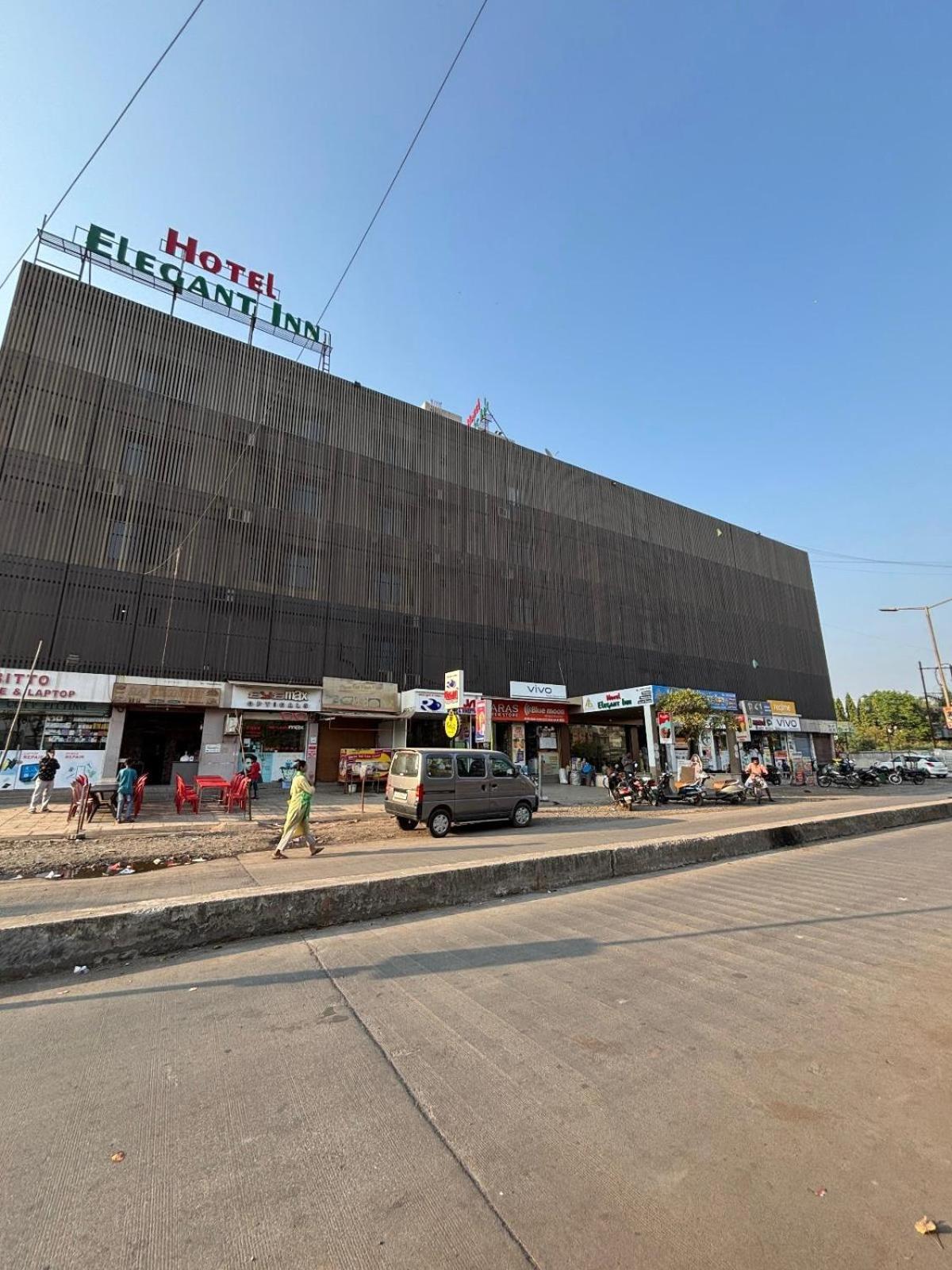 Hotel Elegant Inn Surat Esterno foto